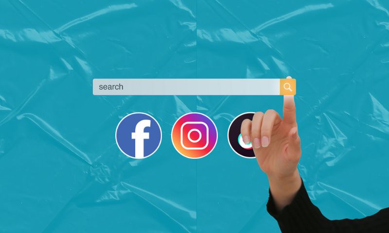 A hand clicking with the index finger a search icon on a search bar. Right under the search bar the logos of Facebook, Instagram and Twitter representing how people now use Social Media as a Search Engine